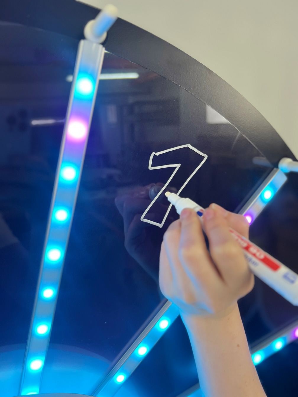 roue-de-l- fortune-éclairée-pa-led-2025-04